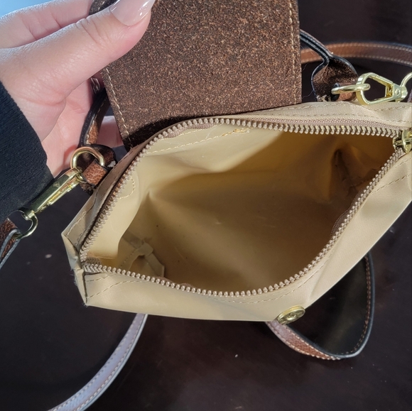 Cross Body Bag - Picture 3 of 6